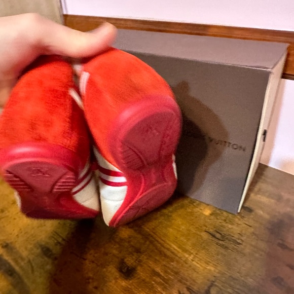 Authentic Men’s Sneaker Louis Vuitton Size 7 /LI 0140 / Leather - Picture 5 of 11